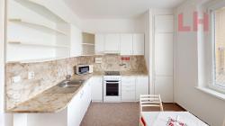 byt-21-horni-148182-700-30-ostrava-hrabuvka-kitchen.jpg
