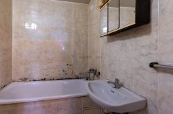 r6m19070.jpg